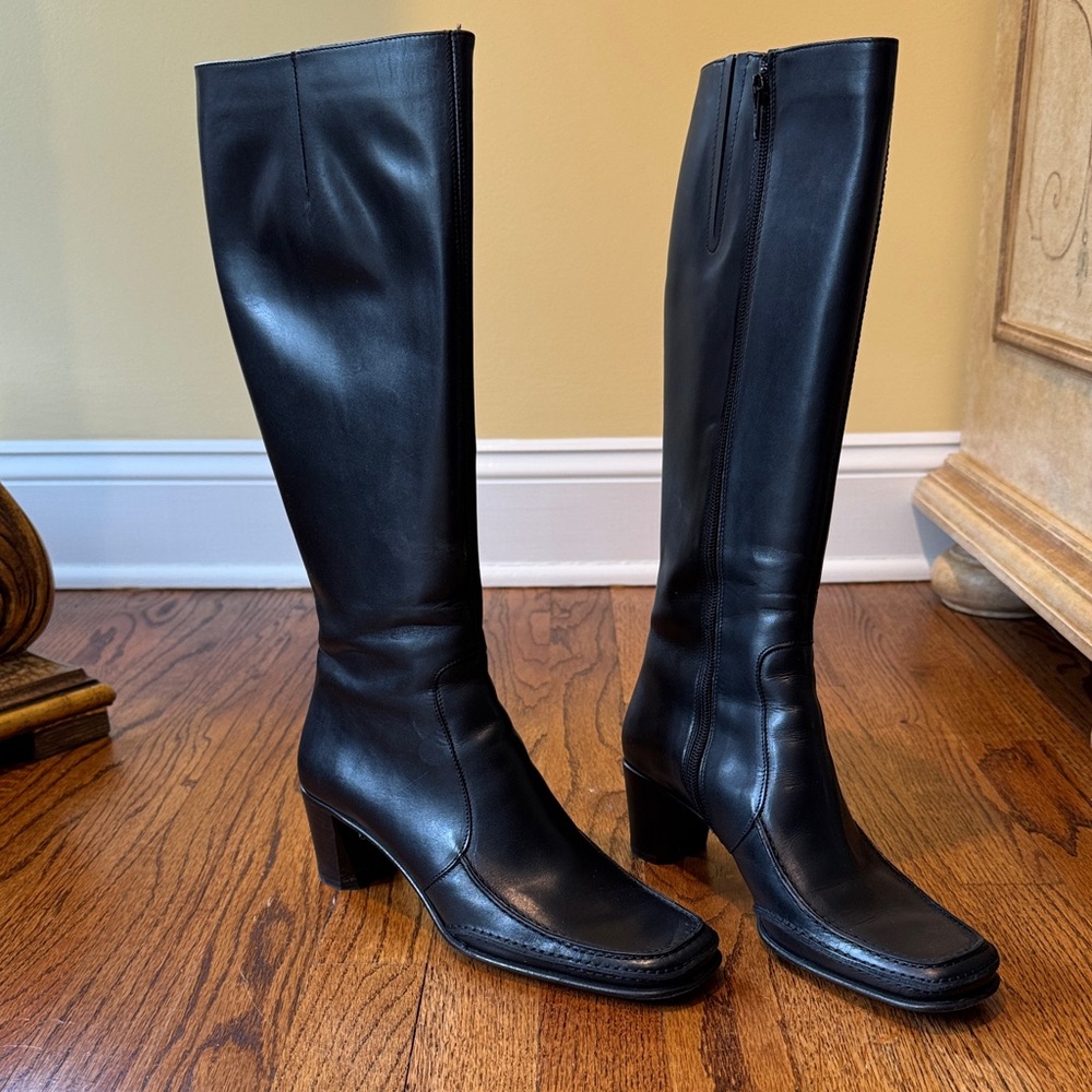 Elegant Black Knee-High Leather Boots